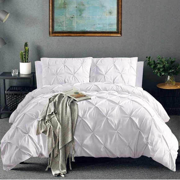 Other - Queen 3 Pcs Pinch Pleated Duvet Cover with Zipper